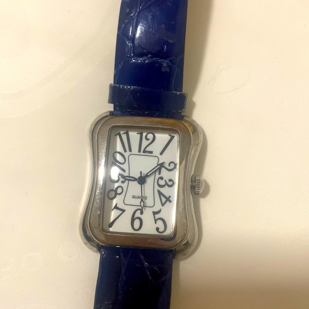 Vintage EUC "Alice in Wonderland" Watch